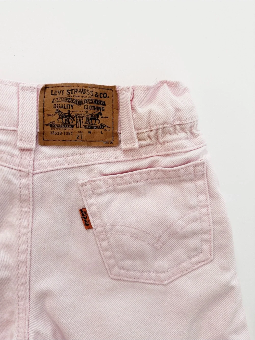 Vintage Y2K Levi’s Orange Tab Denim Shorts in Pale Pink Size 2T